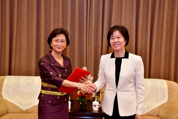 Shen Meets Cambodia's Minister of Women's Affairs