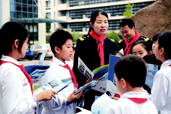 First Chinese Woman to Cross Arctic Ocean Still Navigating Brilliant Maritime Career