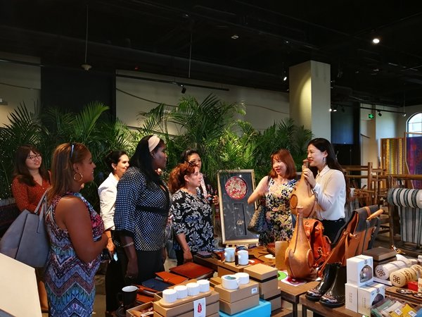 Cuban Women Cadres' Delegation Visits China