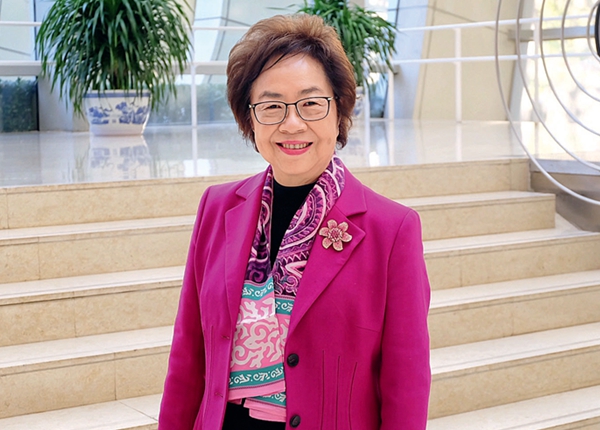 Ho Teng Iat: Giving Full Play to Women's Roles in Promoting the Motherland, Macao's Overall Development