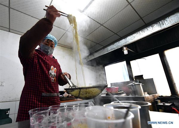 Dining Services, Psychological help provided to people isolated for medical observation in Xinyang Dining Services, Psychological help provided to people isolated for medical observation in Xinyang
