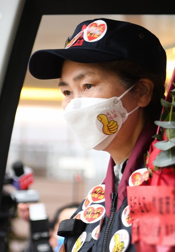 Renowned Chinese Epidemiologist Li Lanjuan Leaves Wuhan After Finishing the Task Here