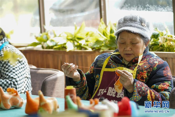 Handicraft Workshops Lift Women out of Poverty