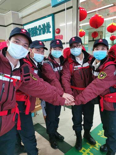 Post-90s Nurse Heads to Wuhan to Provide Medical Assistance