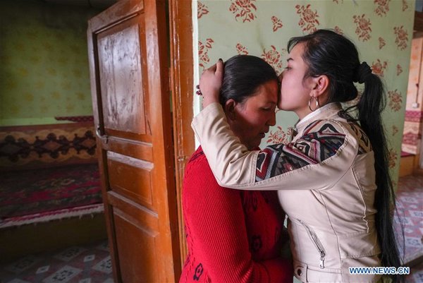 Girl in Xinjiang Gets Employed to Raise Her Family