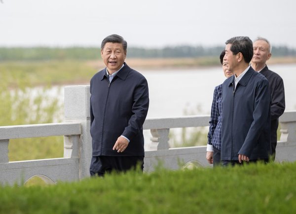 Xi Underlines Winning Anti-Poverty Battle During Ningxia Inspection