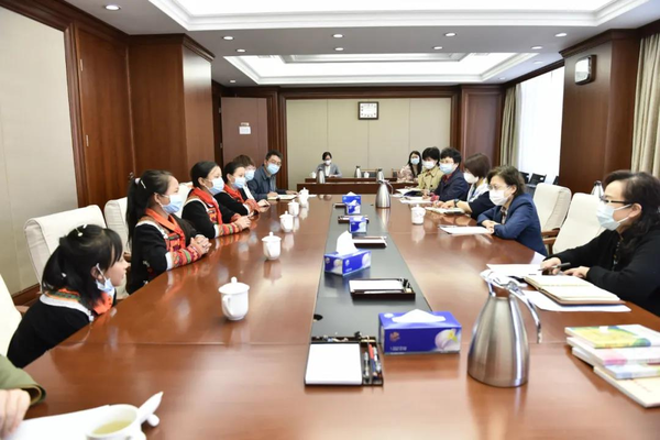 Schoolgirls of Yi Ethnic Group Share Stories in Poverty Relief at ACWF Headquarters