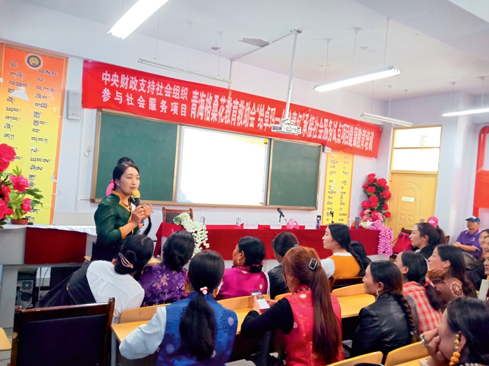 Tibetan Herdswoman Inherits Wisdom of Folk Culture Through Handmade Candies