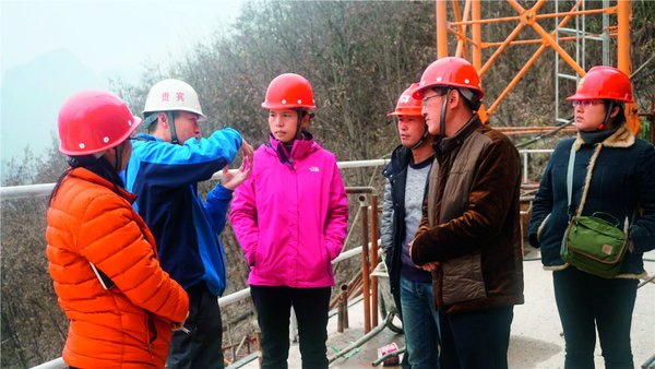 Amazing 'Rainbows' Across Steep Valleys — Engineer Leads Team in Building Bridge in Mountainous Guizhou