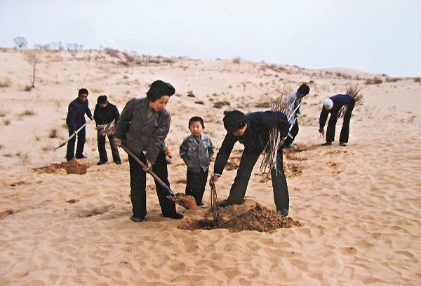 Multigenerational Family Turns Desert into Oasis