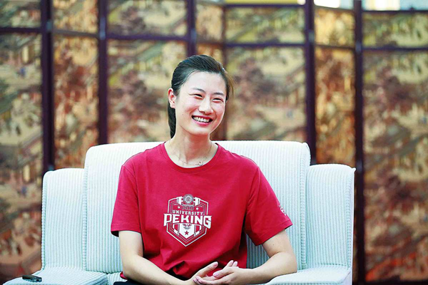 Table Tennis Superstar Eyes New Life on Peking Campus