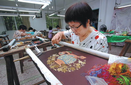 Master Embroiderer Gives Traditional Craft a New Lease on Life