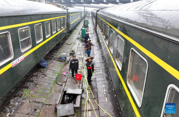 Railway Workers Prepare for Spring Festival Travel Rush