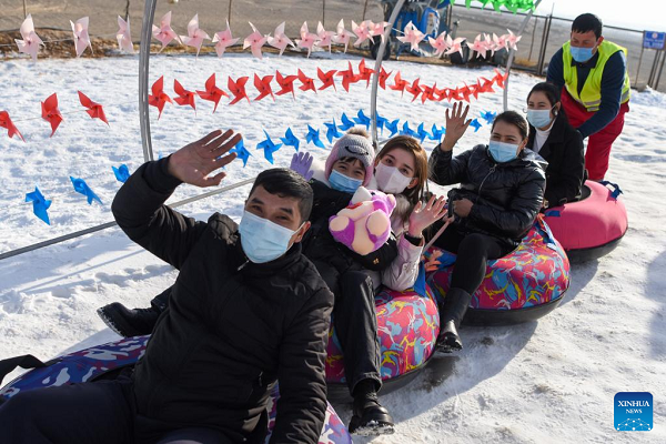 Ski Resort in Desert Fuels People's Passion for Winter Sports in Xinjiang