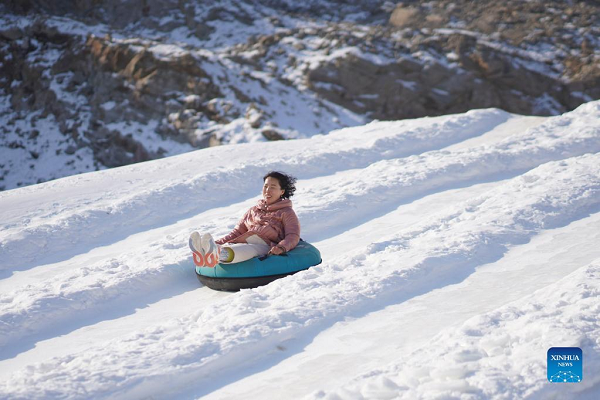 People Enjoy Winter Activities Across China