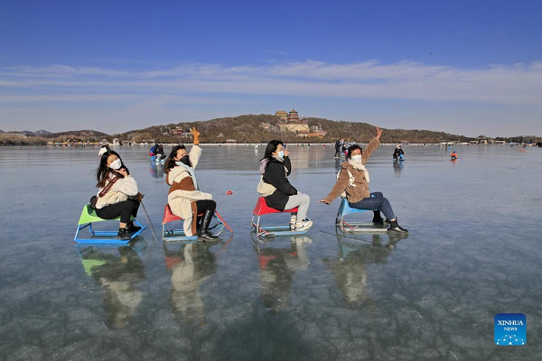 People Enjoy Winter Activities Across China