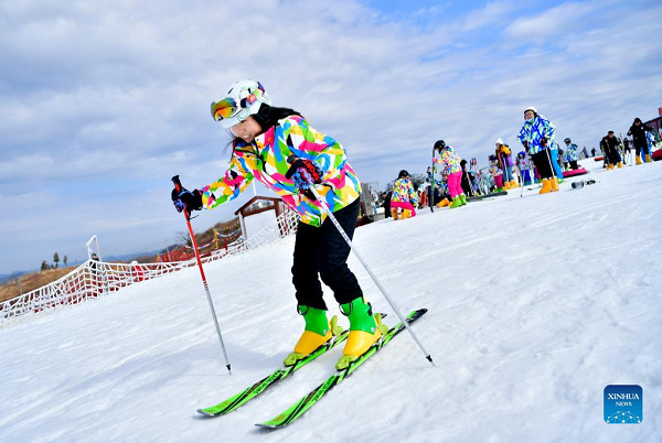 People Enjoy Winter Activities Across China