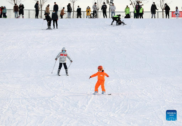 People Enjoy Winter Activities Across China