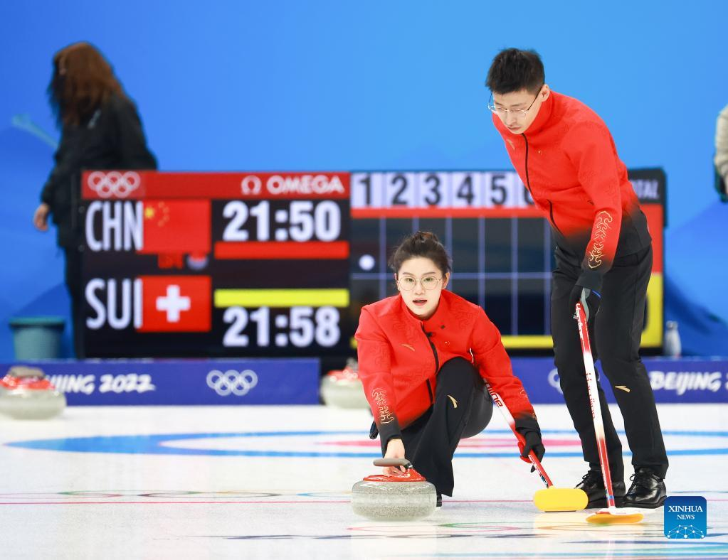 China Competes with Switzerland at Curling Mixed Doubles Round Robin Session of Beijing 2022