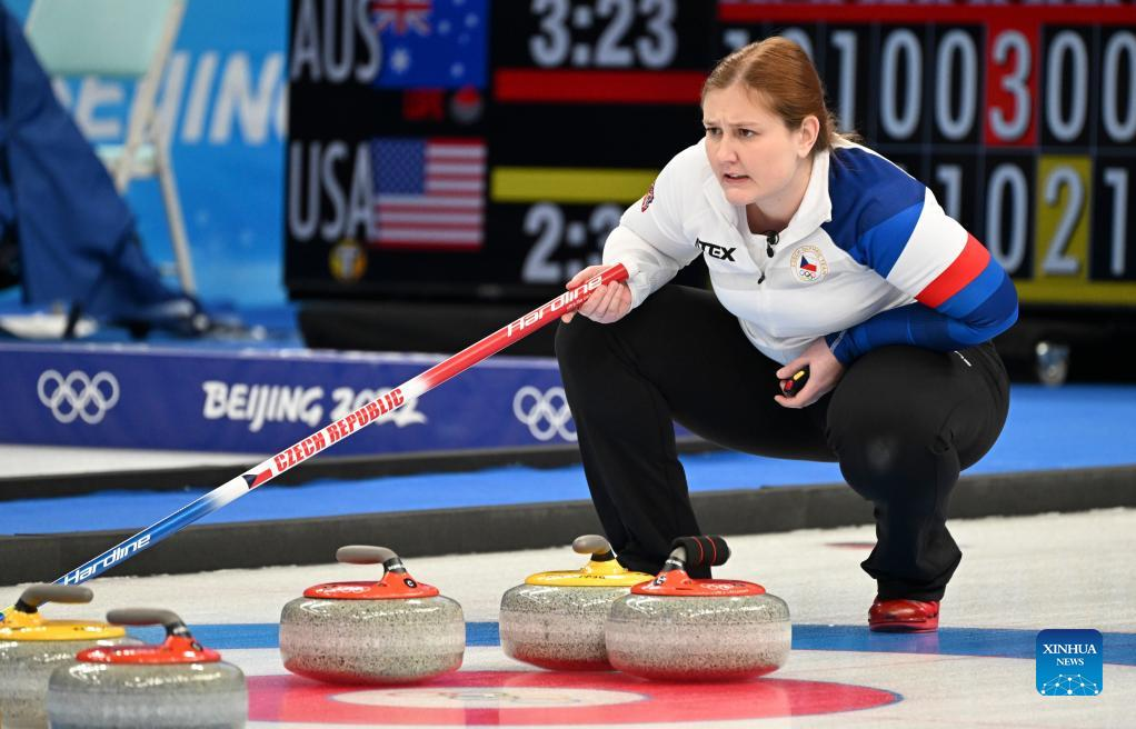 China Competes with Switzerland at Curling Mixed Doubles Round Robin Session of Beijing 2022