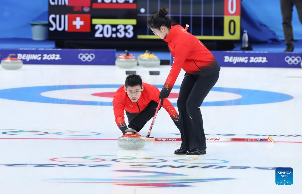China Competes with Switzerland at Curling Mixed Doubles Round Robin Session of Beijing 2022