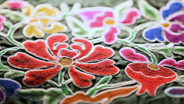 Miao Embroiderers' New Life | Stories Shared by Xi Jinping