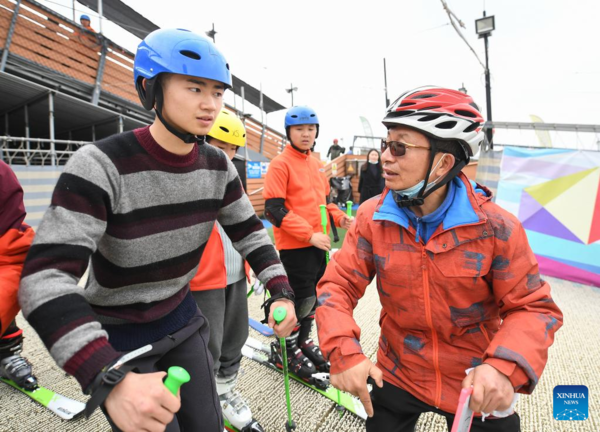 Students from Special Education School in Chengdu Pursue Skiing Dream