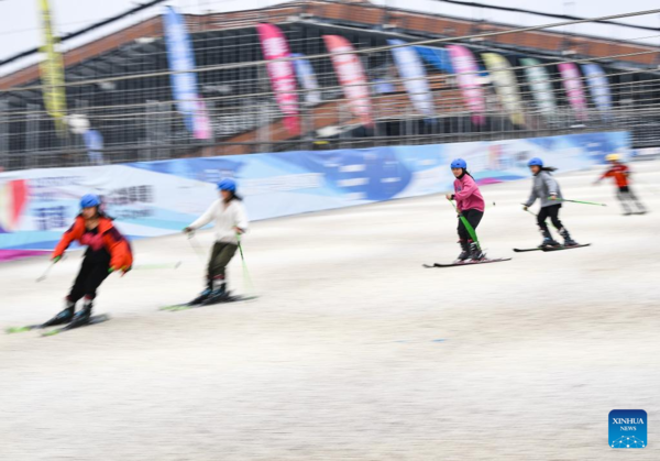 Students from Special Education School in Chengdu Pursue Skiing Dream