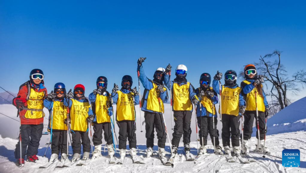 Students from Special Education School in Chengdu Pursue Skiing Dream