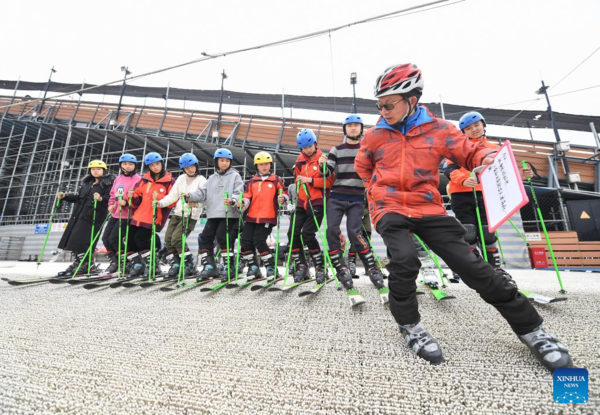 Students from Special Education School in Chengdu Pursue Skiing Dream