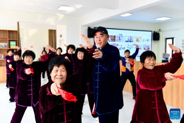 Care Centers in Shandong Provide Assistance and Care to Elderly People