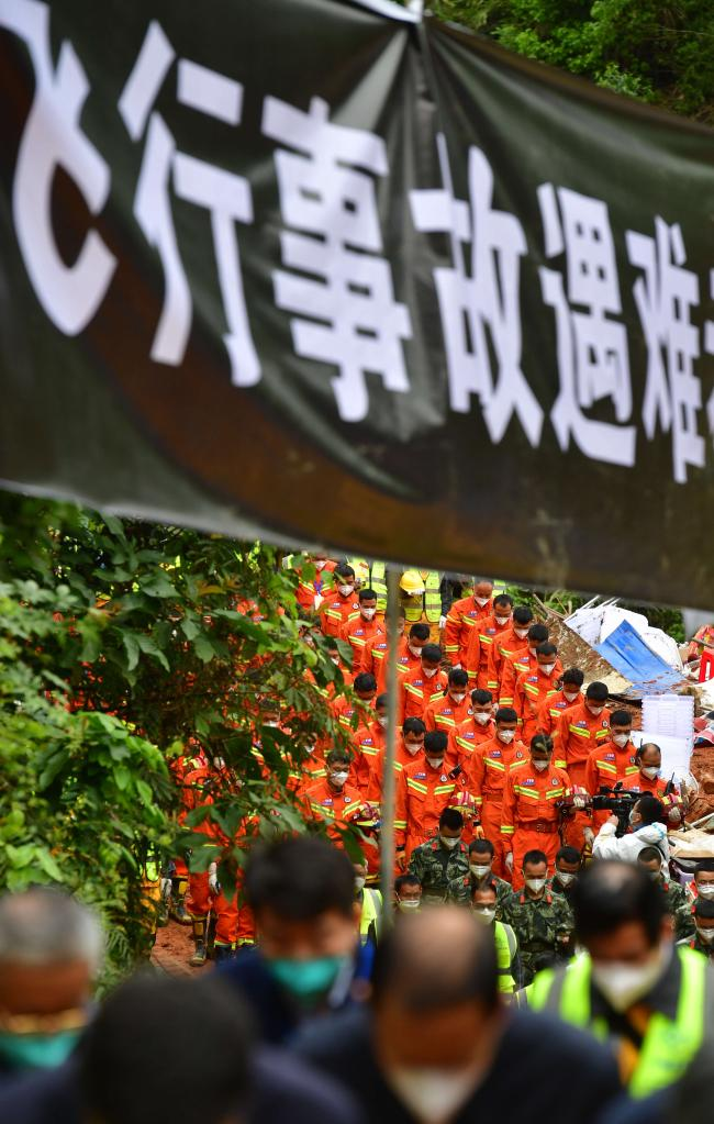 Victims of China Plane Crash Mourned