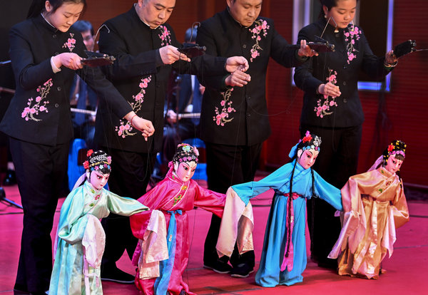 Ancient Marionette Art Takes on New Life in Shaanxi