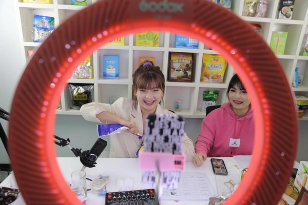 China Endeavors to Ensure Internet Celebrity Economy Brings Consumers Better Products and Experience