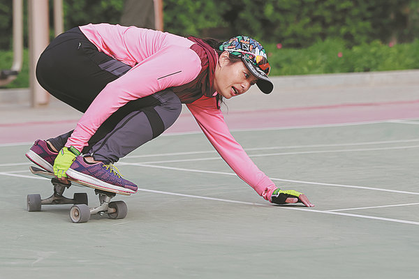 For Active Ningxia Aunties, Skateboarding Is Way of Life