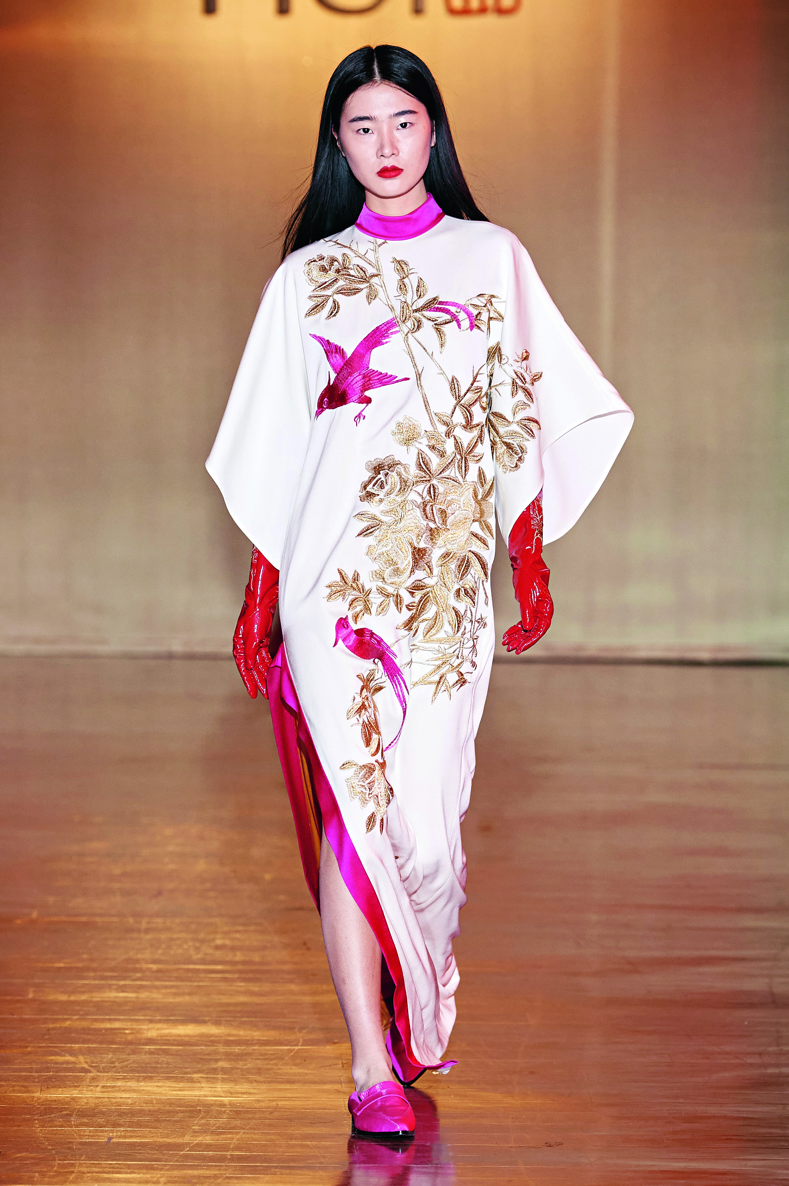 Amazing International Fashions Integrated with Traditional Chinese Cultural Elements