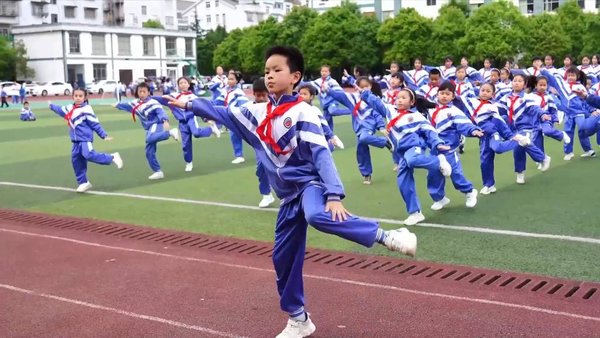 GLOBALink | Popular Functional Exercise Makes School Workout Time More Fun in SW China