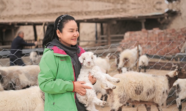 Entrepreneur Helps Rural Women Shake off Poverty in Northwest China