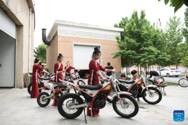 Women Acrobatic Motorcycle Team Endeavor to Break World Record