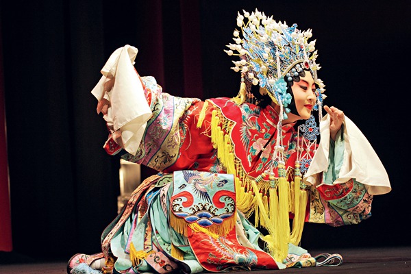 Discover The Charm Of Peking Opera While Cycling In Beijing Nailjam