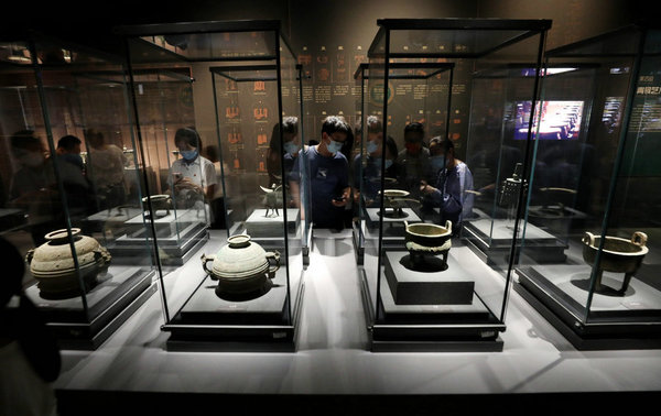 Shaanxi Cultural Relics Tell History in Shanghai
