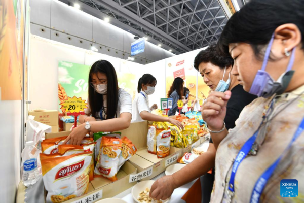 Featured Commodities from ASEAN Countries Attract Visitors at China