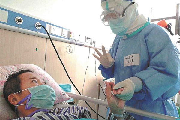 ICU Nurse Devoted to Saving Lives