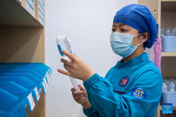 Woman Delegate | Xu Furong: Guarding Lives of Those on Brink of Death