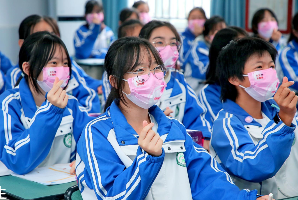 2022 'She Can' Public Welfare Project Kicks off in Chengdu