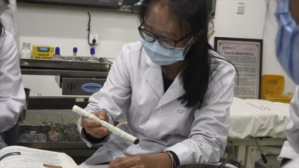 GLOBALink | Indonesian Student's Aspiration to Promote Traditional Chinese Medicine