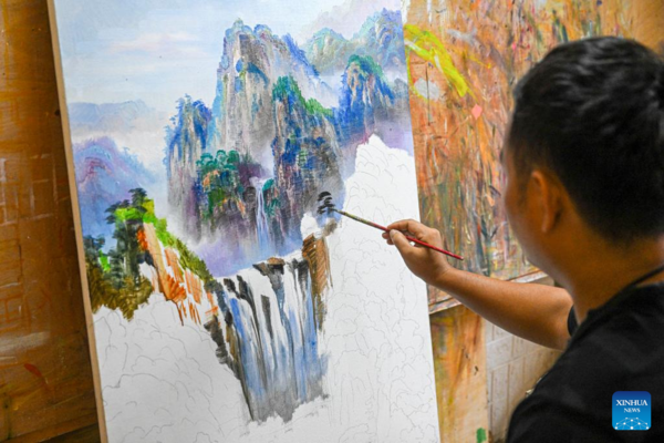 Oil Painting Industry Thrives in Tunchang County, S China's Hainan