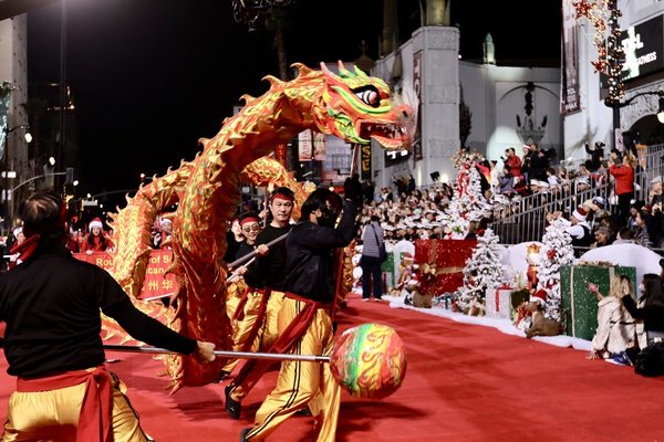 Chinese Cultural Elements Shine in Hollywood's 90th Iconic Christmas Parade