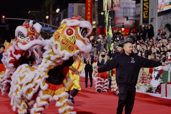 Chinese Cultural Elements Shine in Hollywood's 90th Iconic Christmas Parade