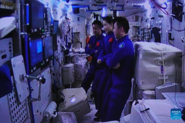 China's Shenzhou-15 Manned Spaceship Docks with Space Station Combination